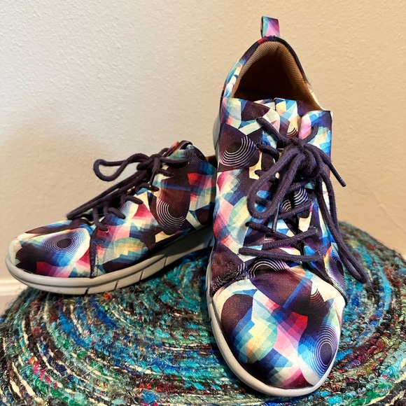 Woman’s nursing shoes, size 9 1/2 - Picture 4 of 4